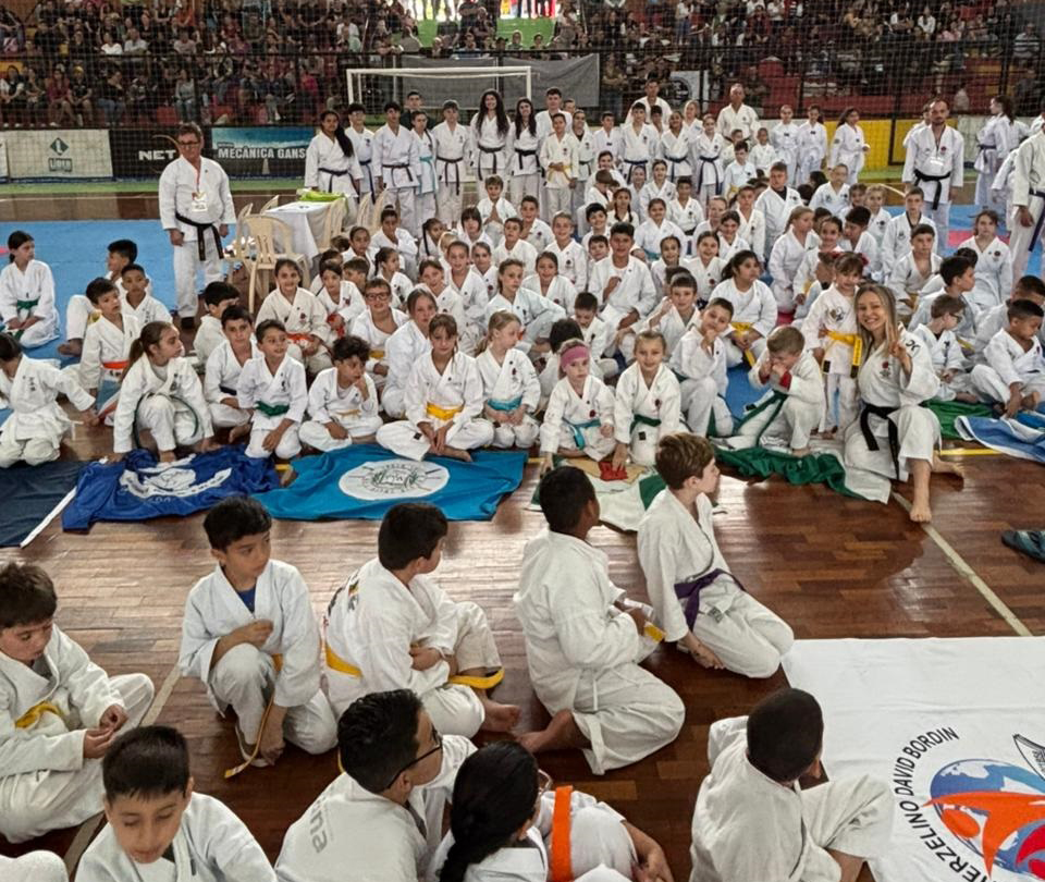 Competição é um dos maiores eventos de karatê infantil do país
