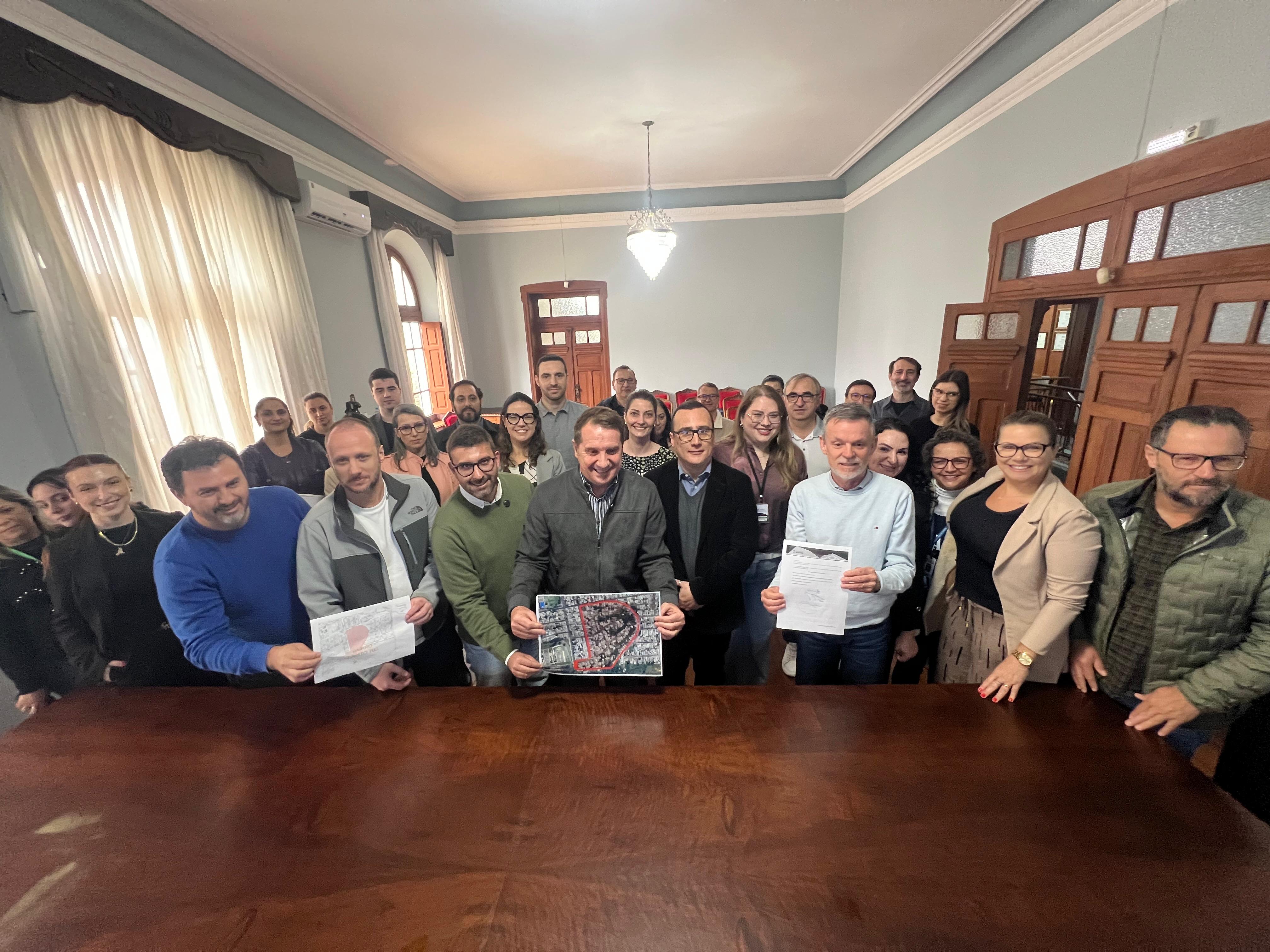 Prefeitura assina contrato para regularização fundiária na Vila Progresso.jpg